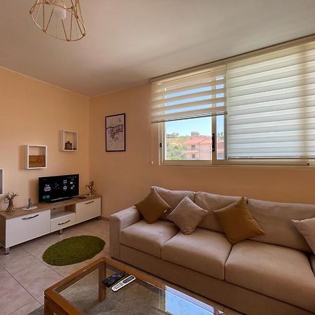 Lisus Apartment فلورا المظهر الخارجي الصورة
