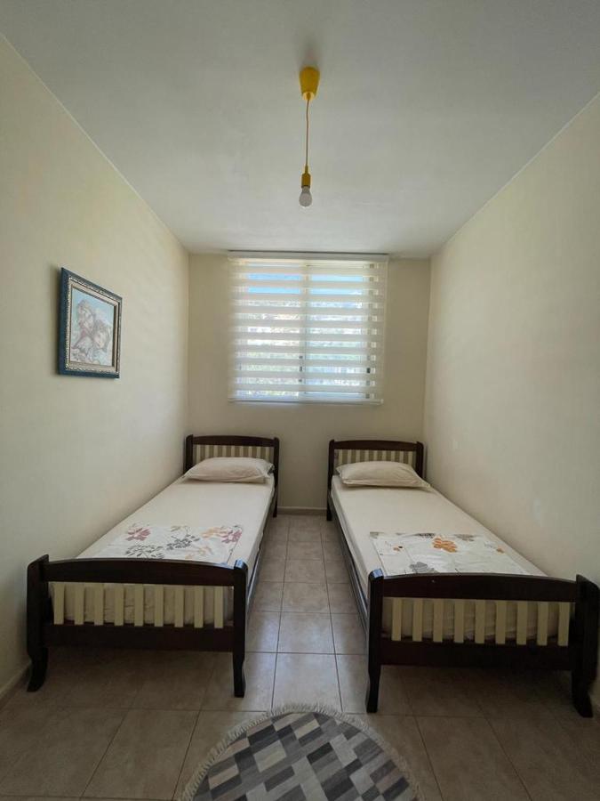 Lisus Apartment فلورا المظهر الخارجي الصورة