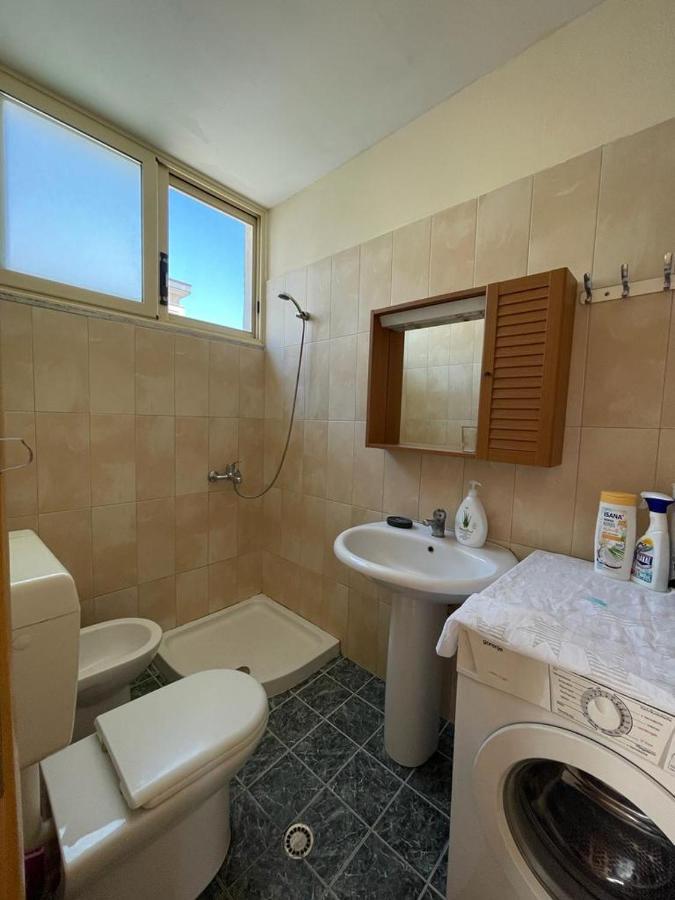 Lisus Apartment فلورا المظهر الخارجي الصورة